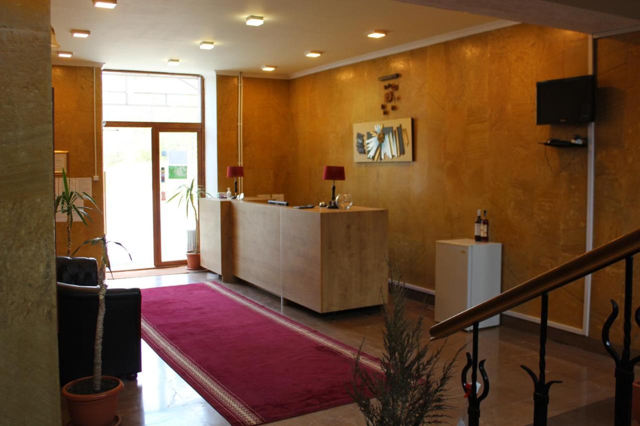 Diligence Hotel & Restaurant Dilijan Exterior photo