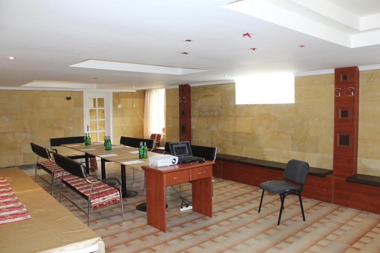 Diligence Hotel & Restaurant Dilijan Exterior photo