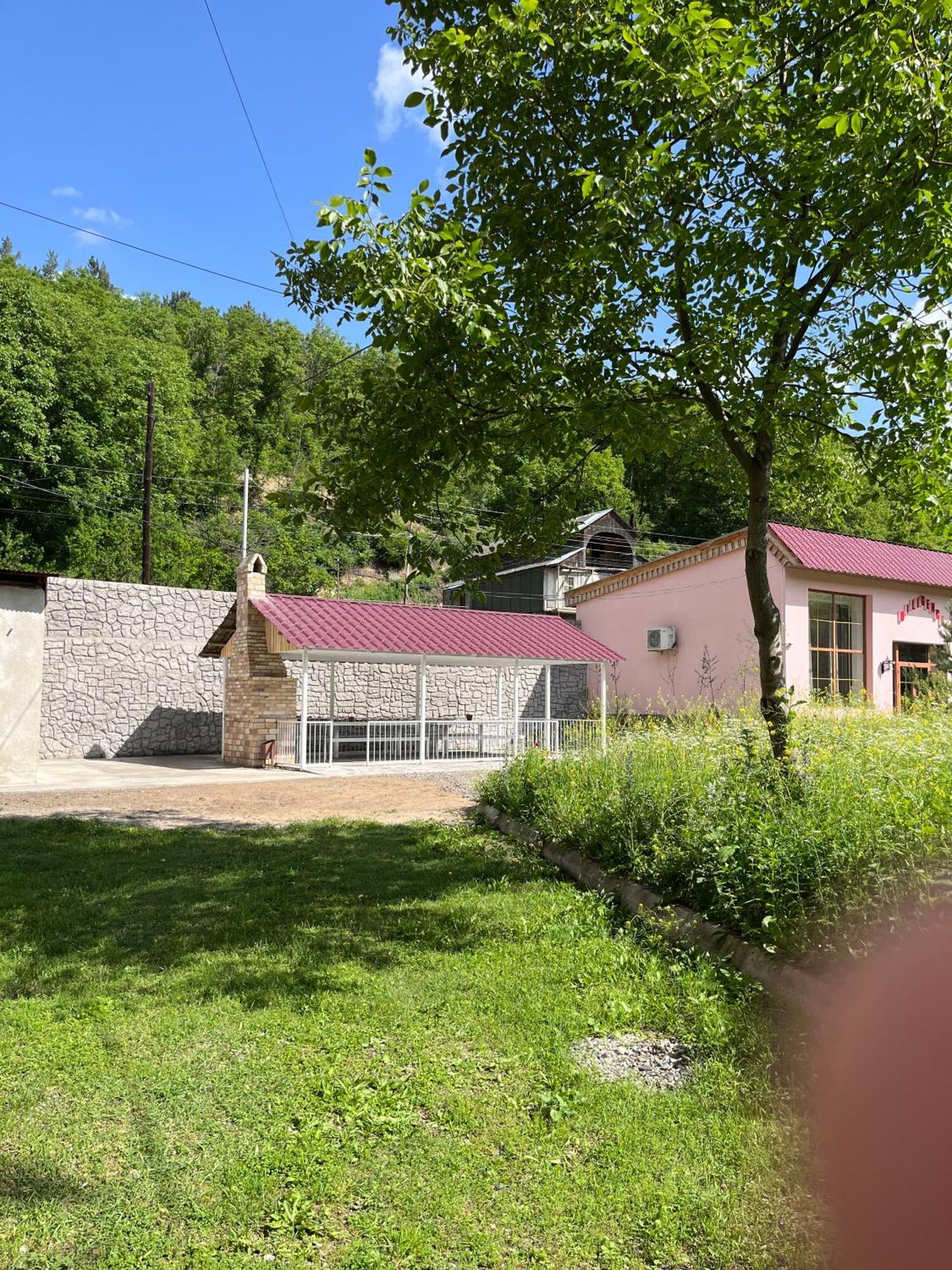 Diligence Hotel & Restaurant Dilijan Exterior photo