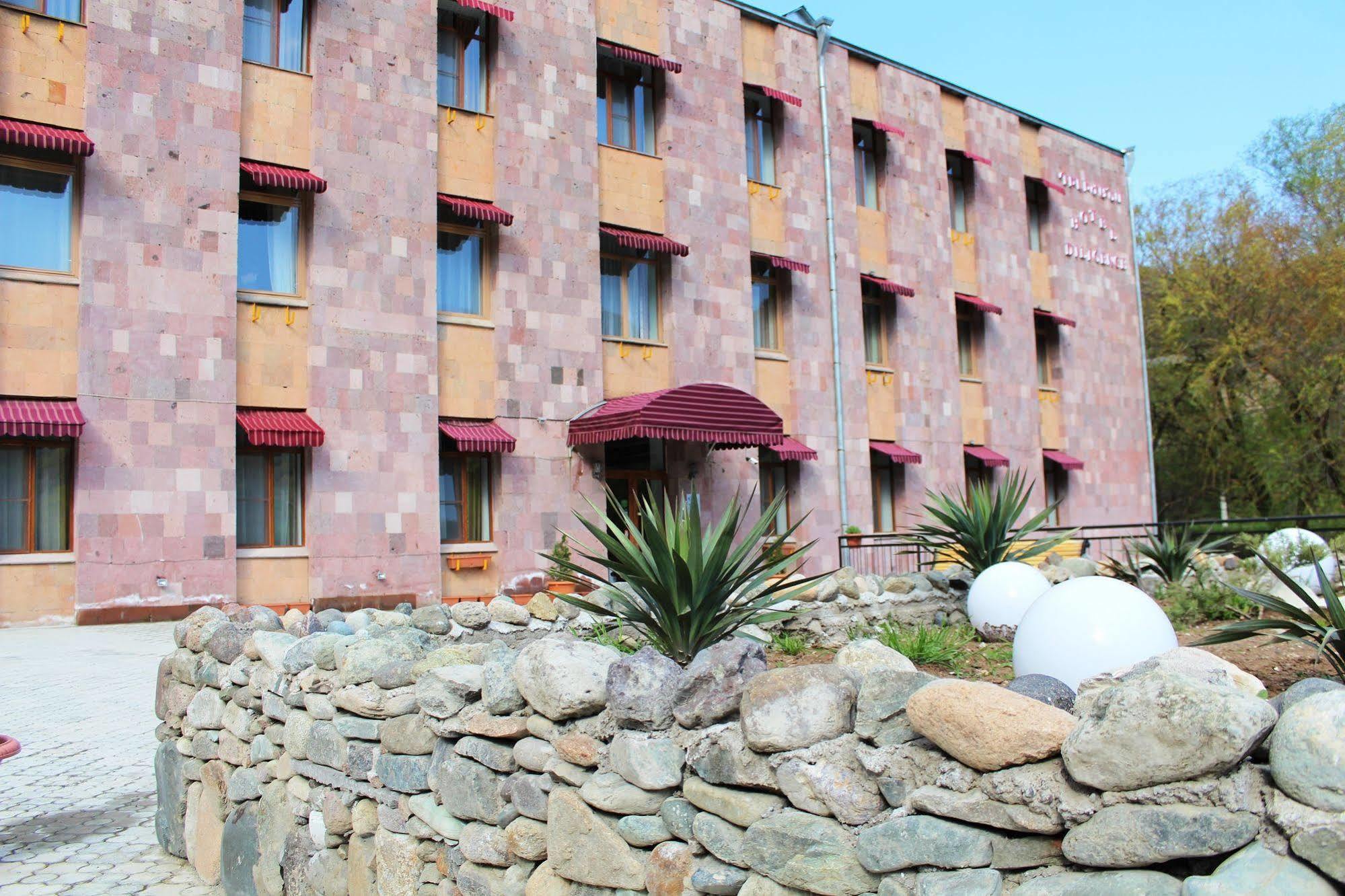 Diligence Hotel & Restaurant Dilijan Exterior photo